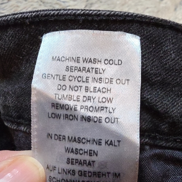 True Religion Women's Black Jeans. Size 29 - Picture 9 of 9